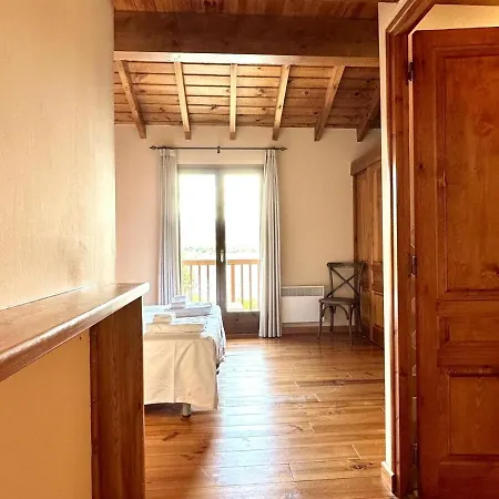 Estavar, Cerdanya, Casa Con Piscina Comunitaria בית נופש *