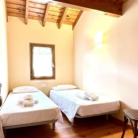 Estavar, Cerdanya, Casa Con Piscina Comunitaria בית נופש